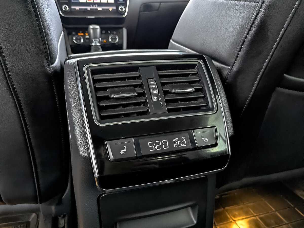 Skoda Superb 2018 года с пробегом. Фото: #24
