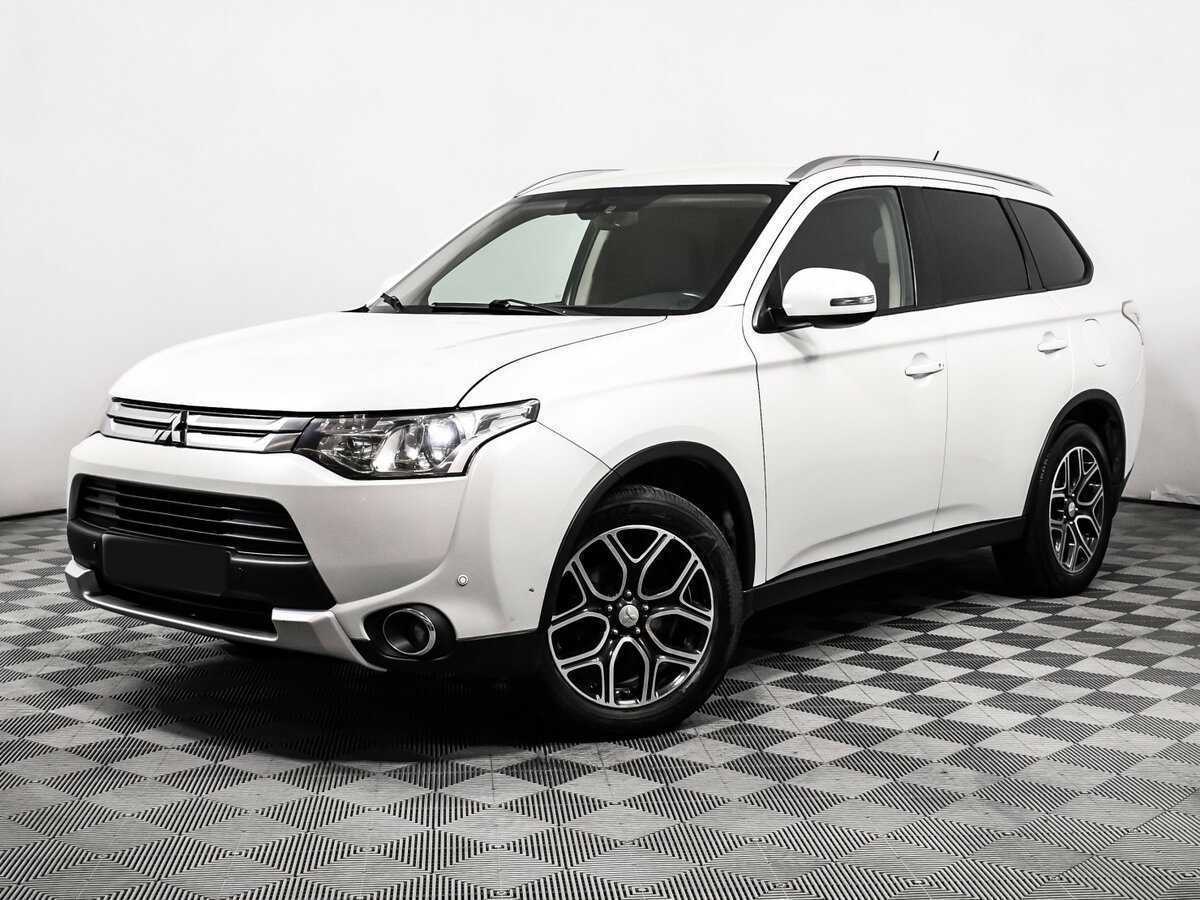 Mitsubishi Outlander 2015 года с пробегом. Посмотреть фото