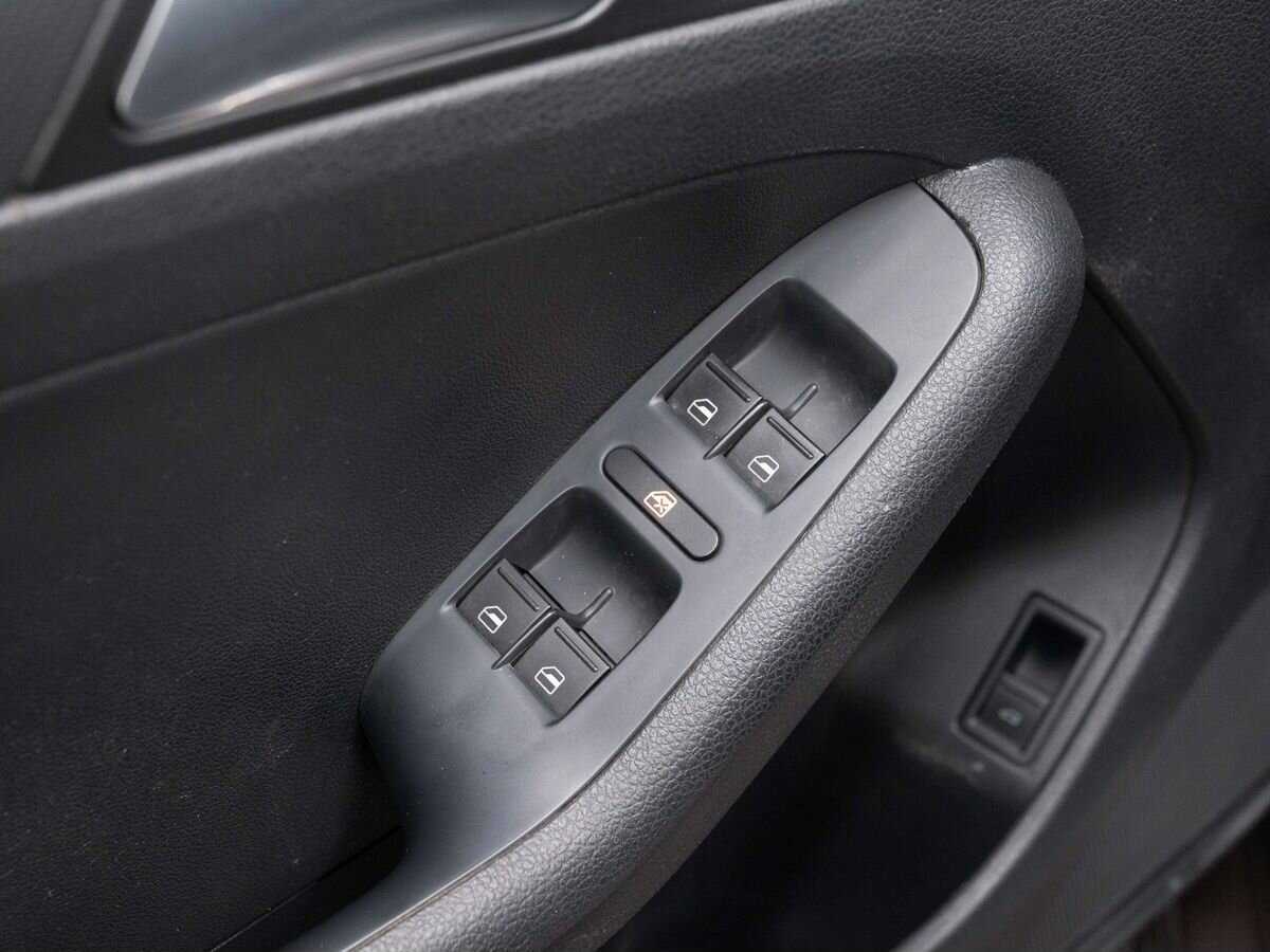 Volkswagen Jetta 2014 года с пробегом. Фото: #14