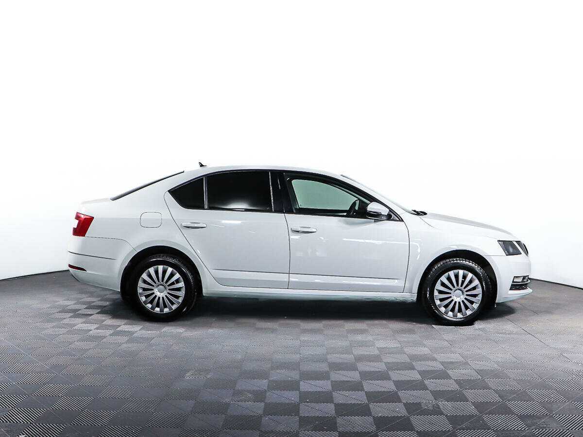 Skoda Octavia 2018 года с пробегом. Фото: #3