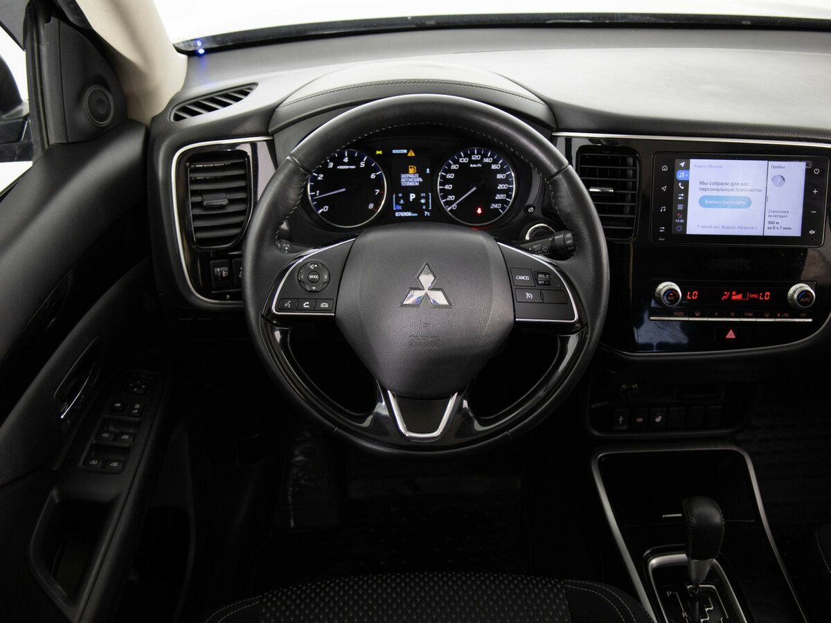 Mitsubishi Outlander 2020 года с пробегом. Фото: #5