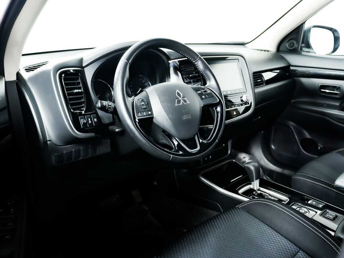 Mitsubishi Outlander 2020 года с пробегом. Фото: #10