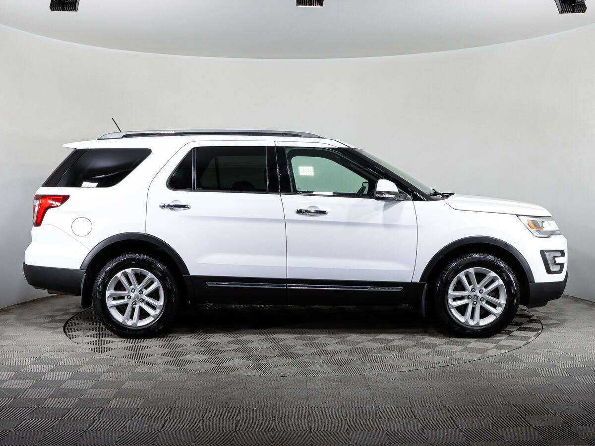 Ford Explorer 2017 года с пробегом. Фото: #3