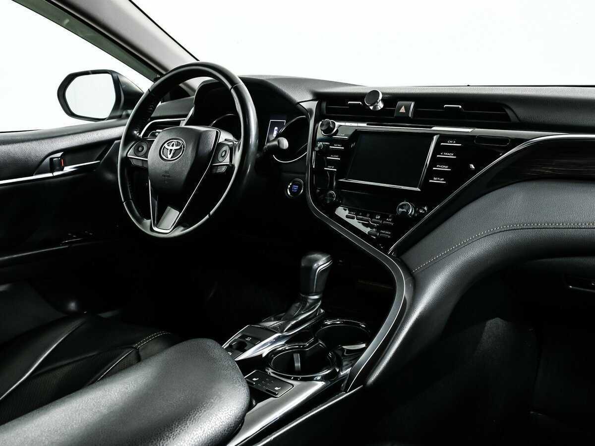 Toyota Camry 2018 года с пробегом. Фото: #8