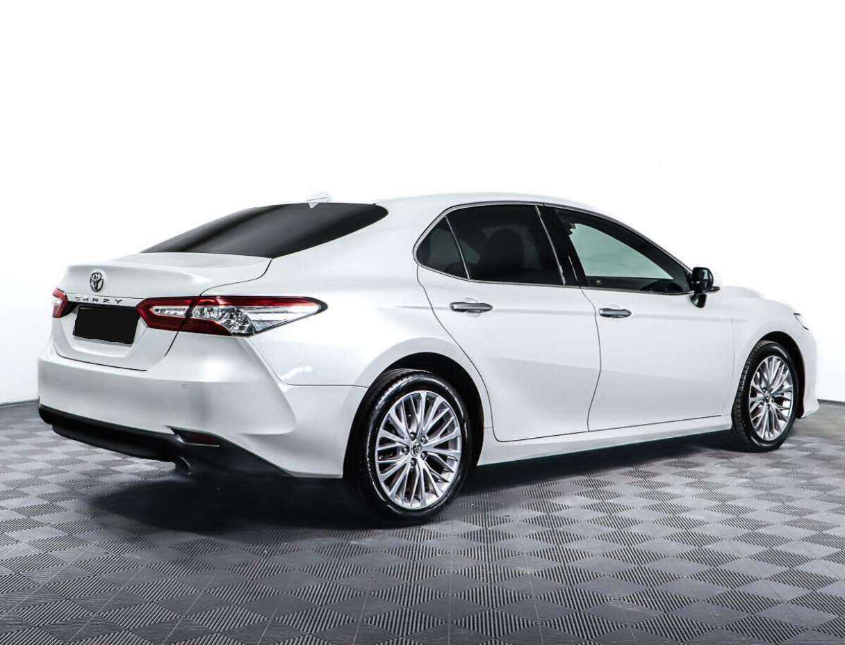 Toyota Camry 2019 года с пробегом. Фото: #4