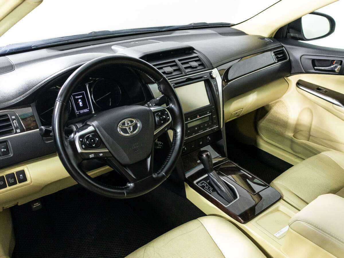 Toyota Camry 2017 года с пробегом. Фото: #10