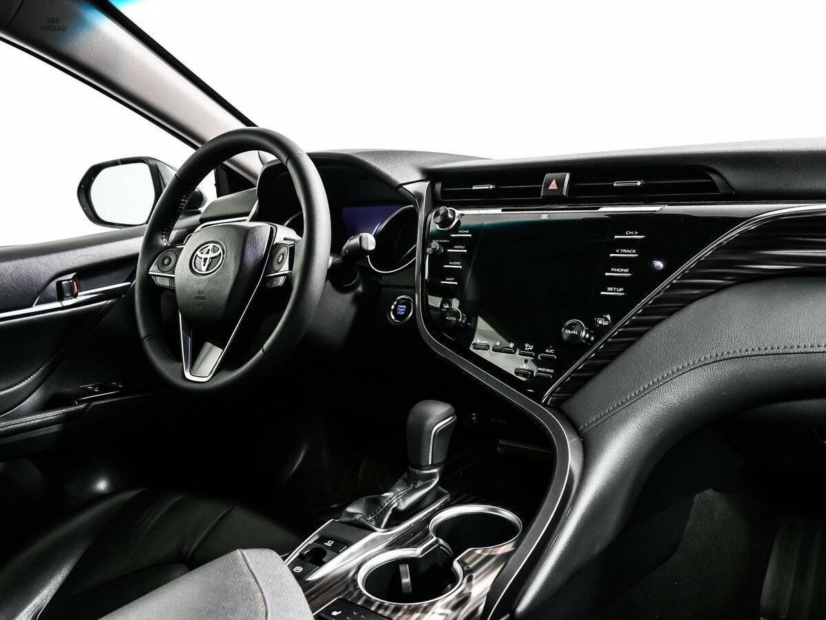 Toyota Camry 2019 года с пробегом. Фото: #8