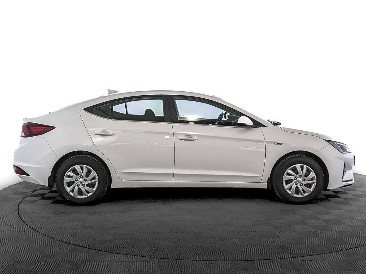 Hyundai Elantra 2020 года с пробегом. Фото: #3
