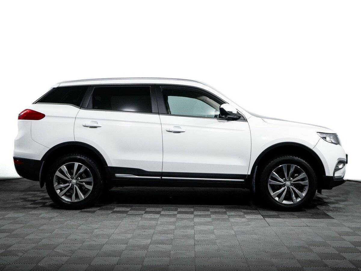 Geely Atlas 2021 года с пробегом. Фото: #3