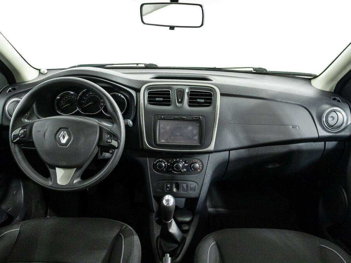 Renault Sandero 2015 года с пробегом. Фото: #12