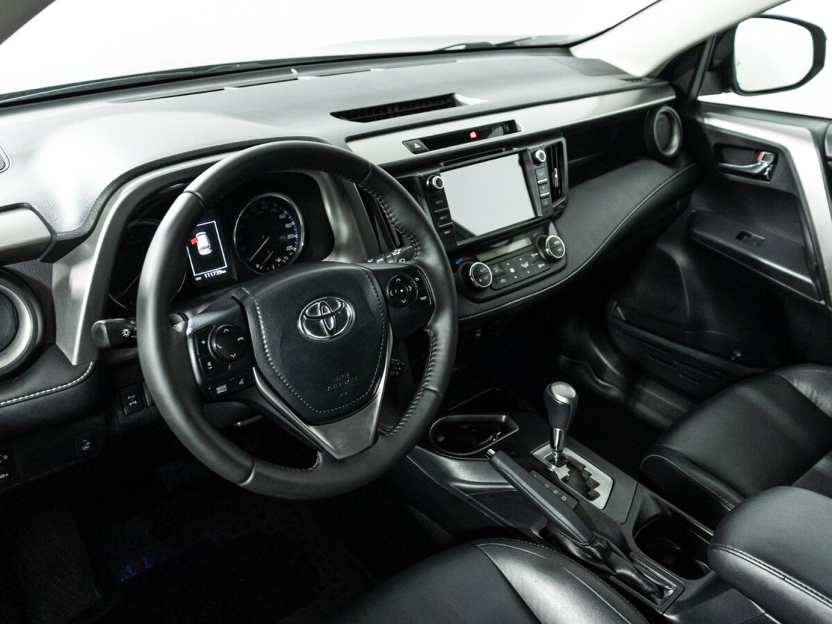 Toyota RAV4 2016 года с пробегом. Фото: #10