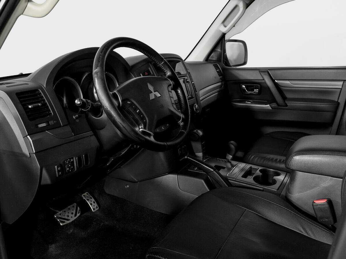 Mitsubishi Pajero 2014 года с пробегом. Фото: #15