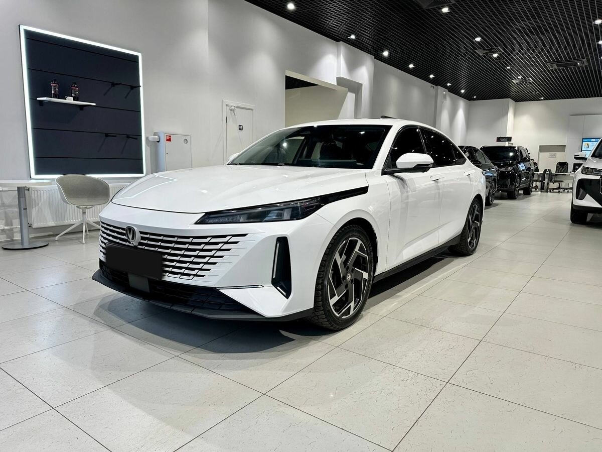 Changan Lamore 2023 года с пробегом. Посмотреть фото