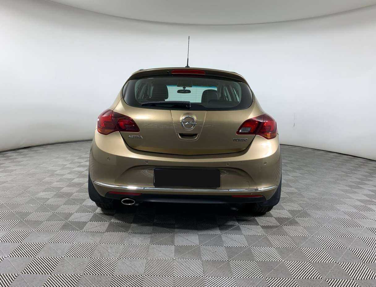 Opel Astra 2012 года с пробегом. Фото: #5
