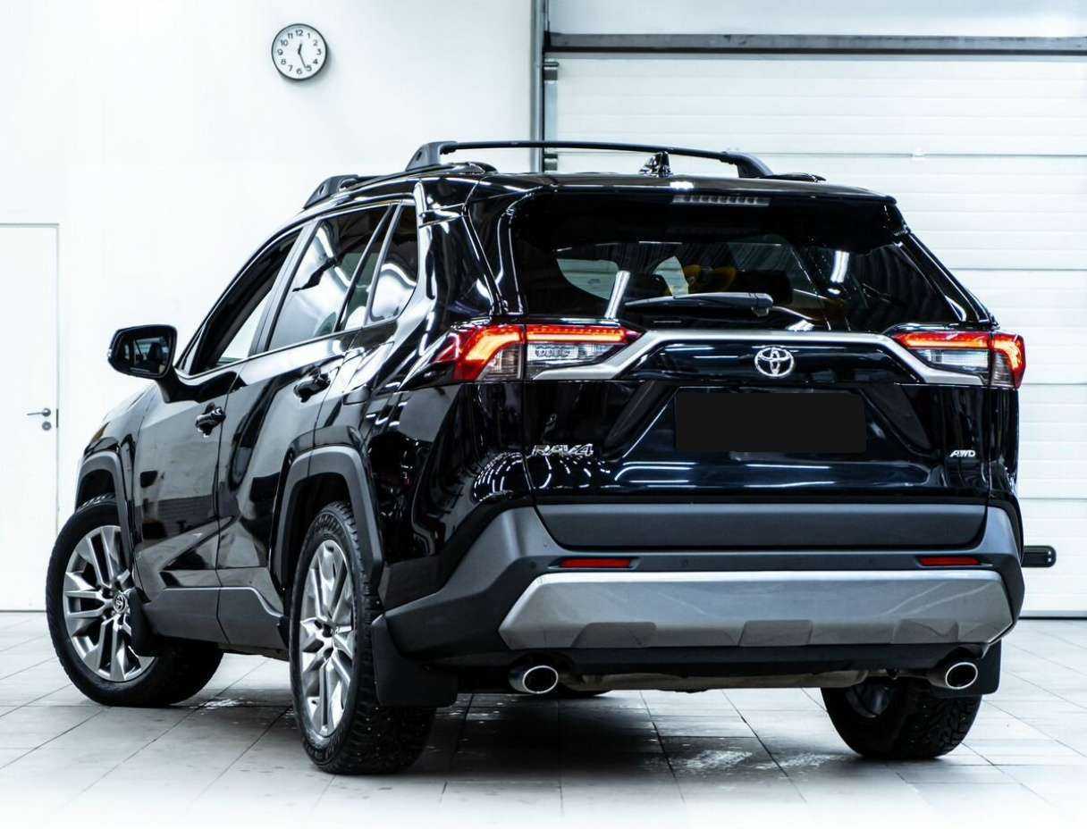 Toyota RAV4 2020 года с пробегом. Фото: #3