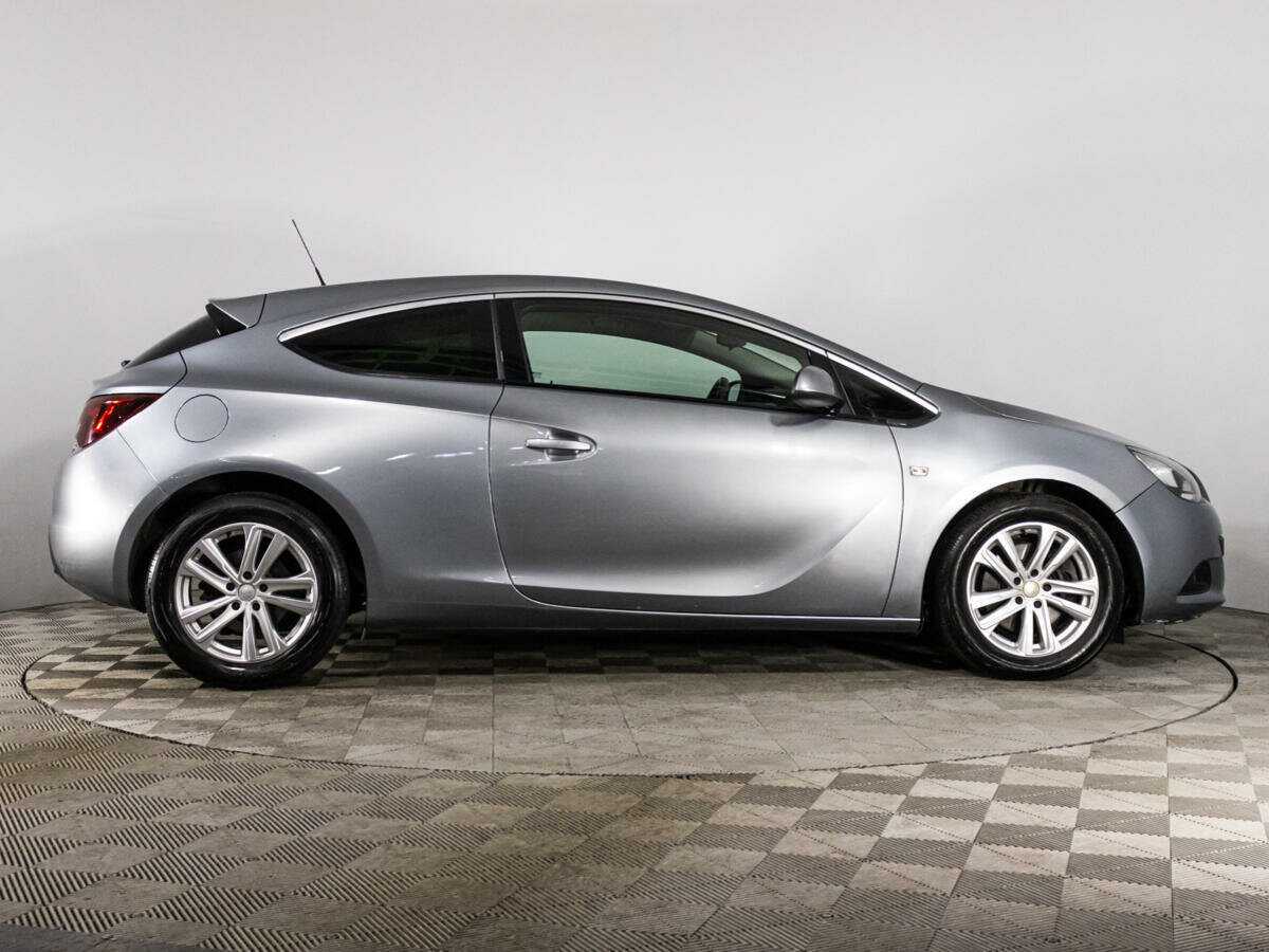 Opel Astra 2013 года с пробегом. Фото: #3
