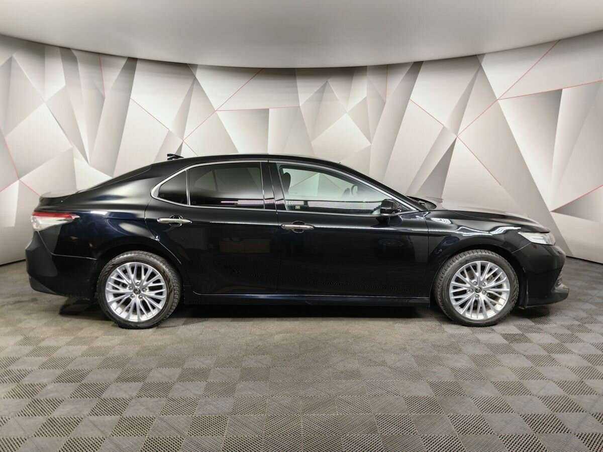 Toyota Camry 2020 года с пробегом. Фото: #4