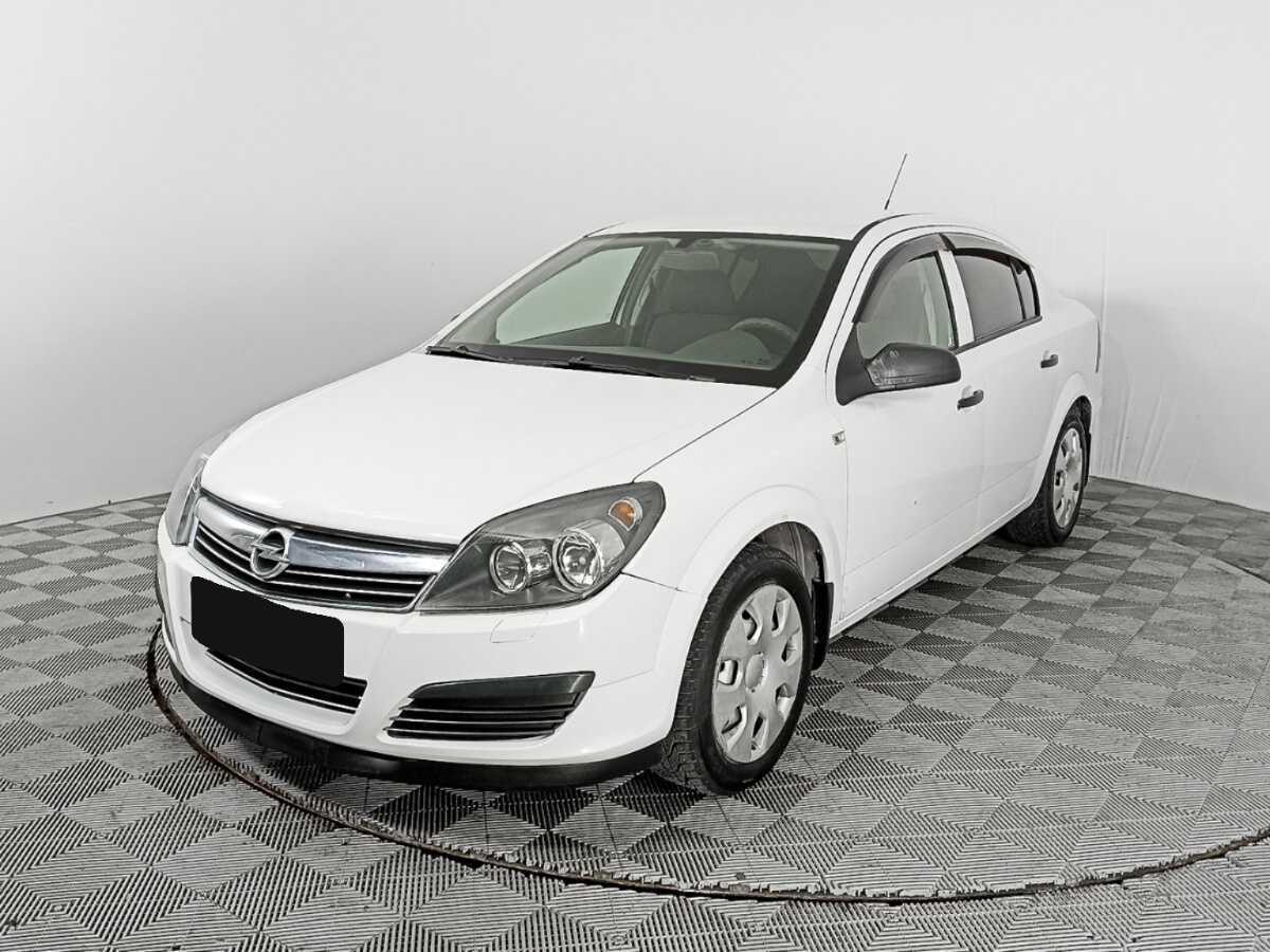 Opel Astra 2013 года с пробегом. Фото: #0