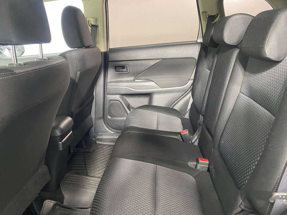 Mitsubishi Outlander 2017 года с пробегом. Фото: #9