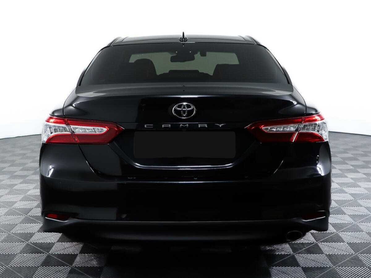 Toyota Camry 2018 года с пробегом. Фото: #5