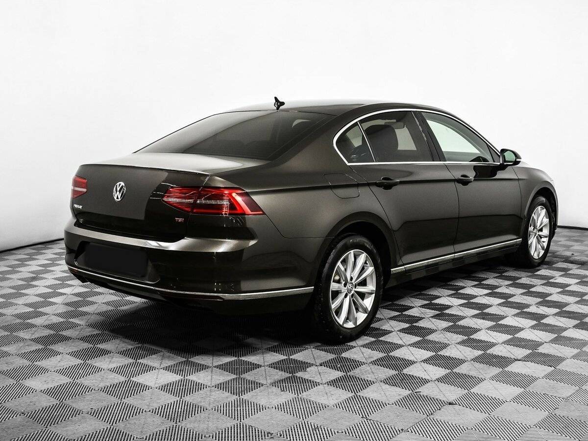 Volkswagen Passat 2017 года с пробегом. Фото: #4