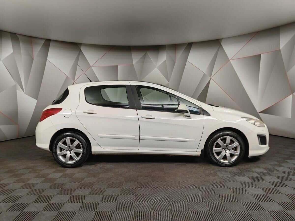 Peugeot 308 2012 года с пробегом. Фото: #5