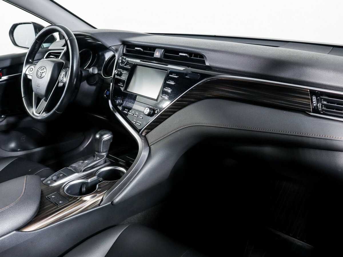 Toyota Camry 2019 года с пробегом. Фото: #8