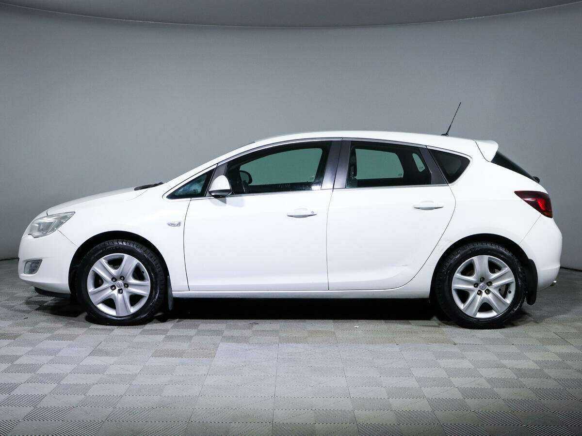 Opel Astra 2012 года с пробегом. Фото: #7