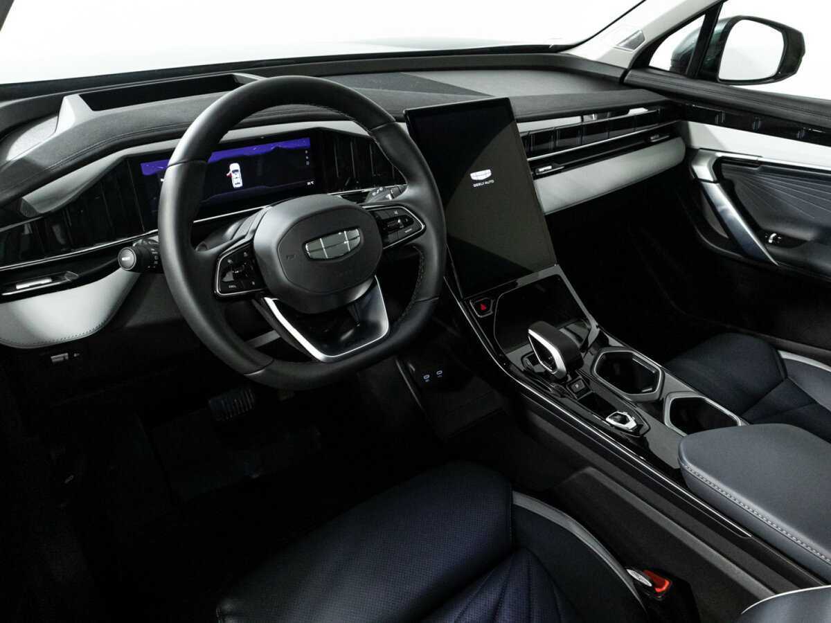 Geely Atlas 2024 года с пробегом. Фото: #9