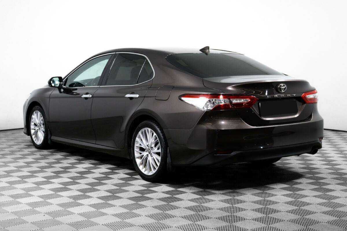 Toyota Camry 2019 года с пробегом. Фото: #6