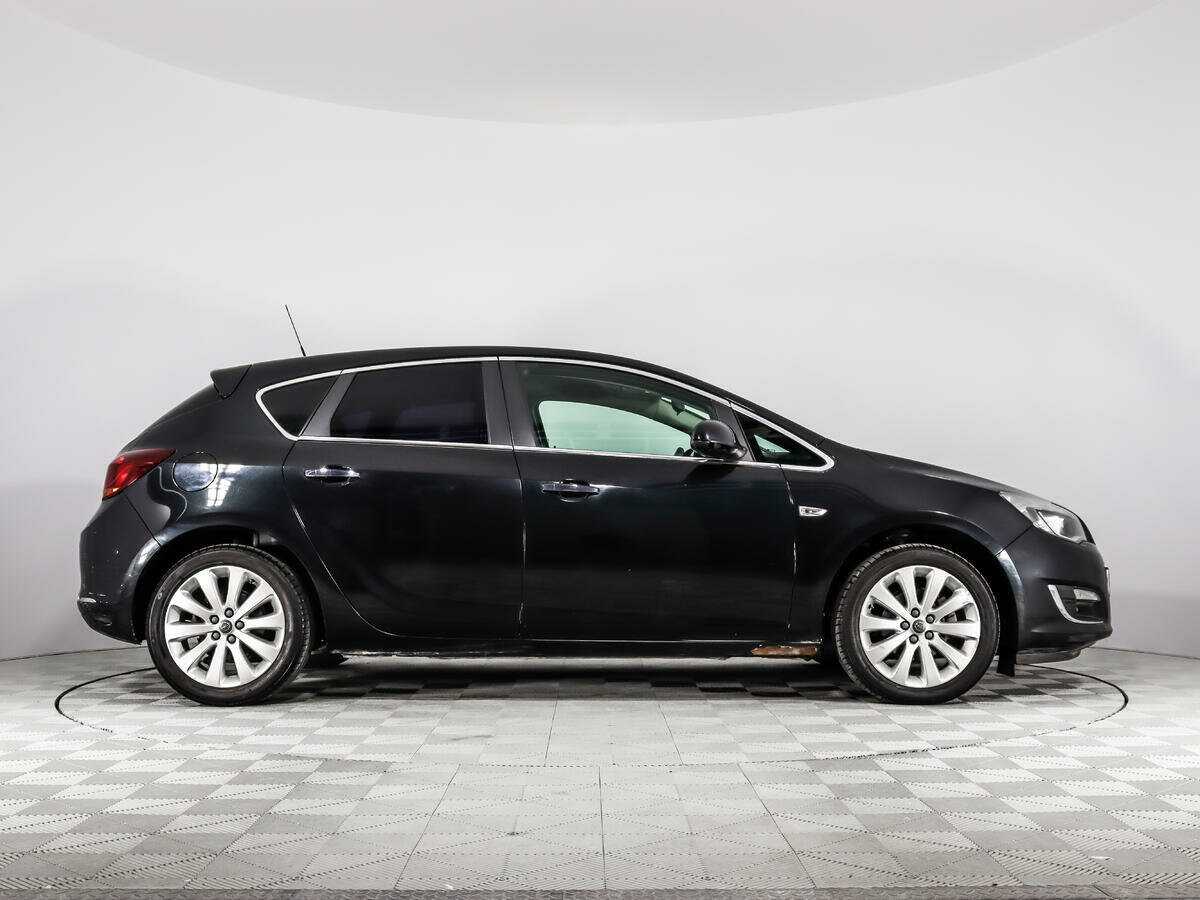 Opel Astra 2013 года с пробегом. Фото: #3