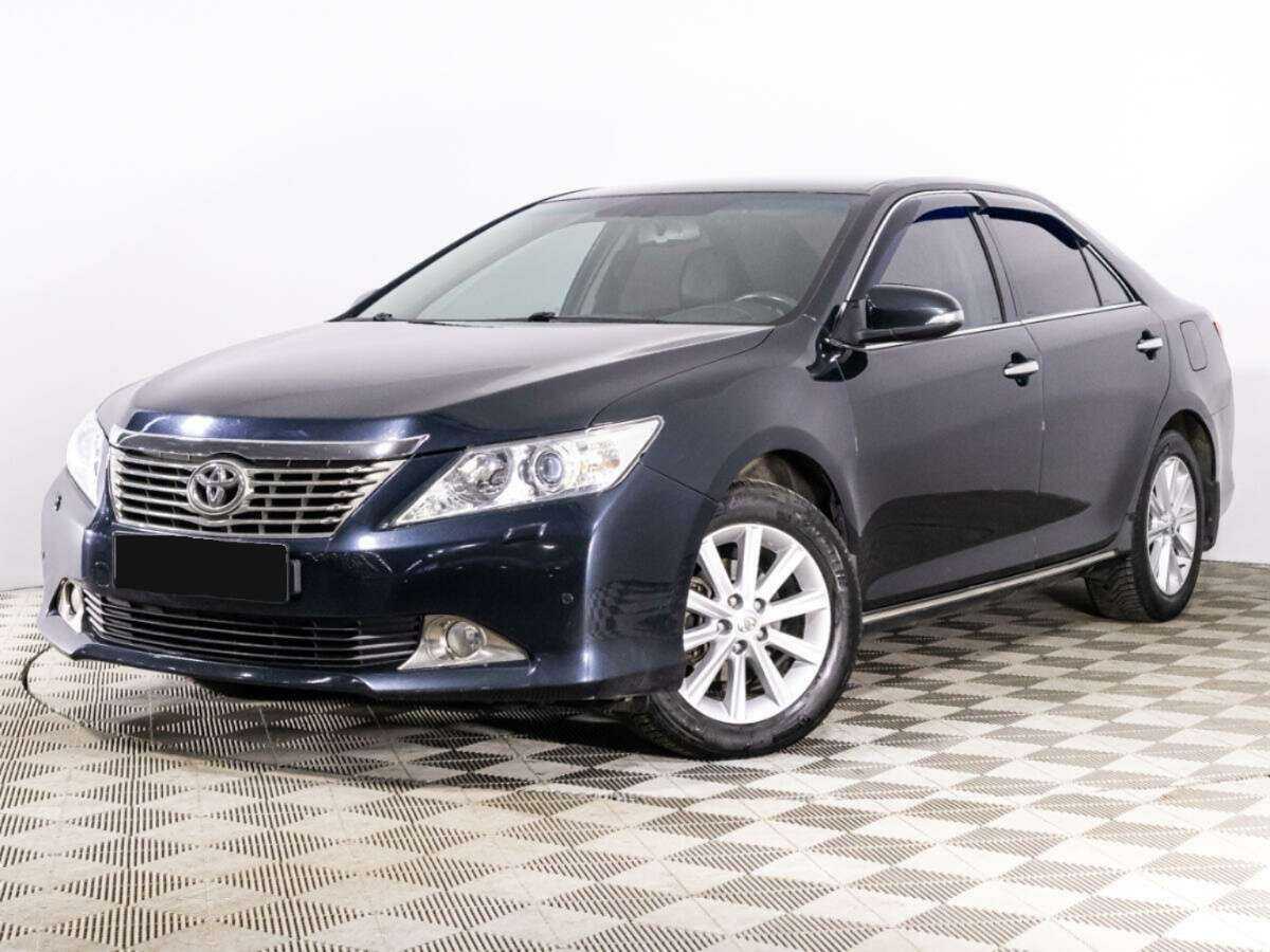 Toyota Camry 2013 года с пробегом. Посмотреть фото