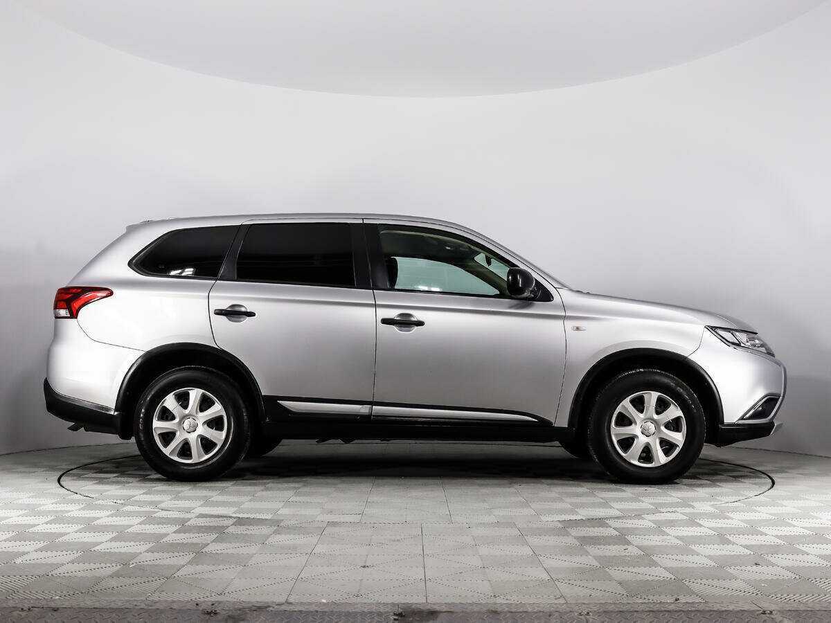 Mitsubishi Outlander 2018 года с пробегом. Фото: #3