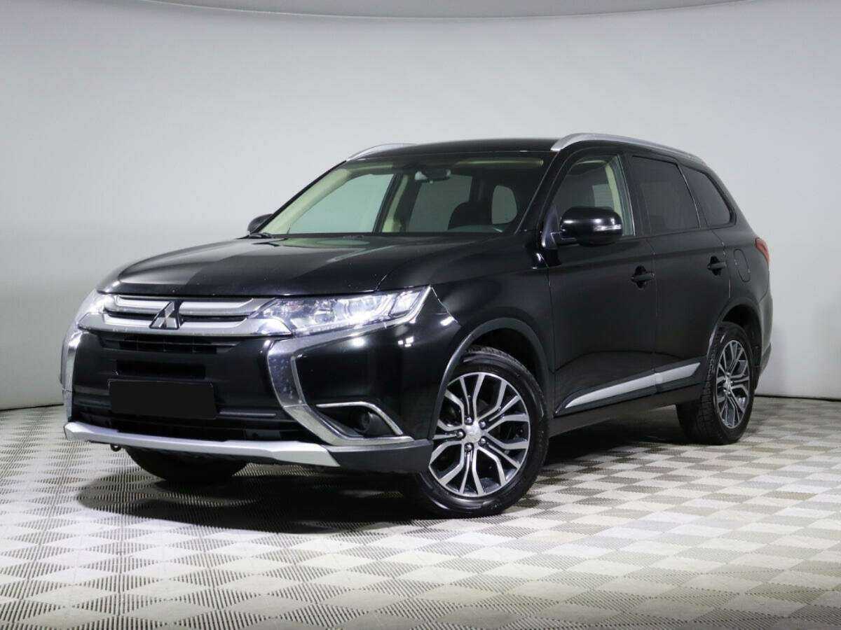 Mitsubishi Outlander 2018 года с пробегом. Посмотреть фото