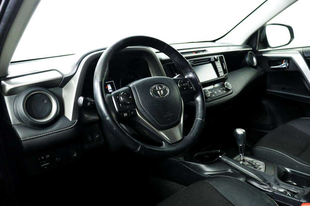 Toyota RAV4 2016 года с пробегом. Фото: #12