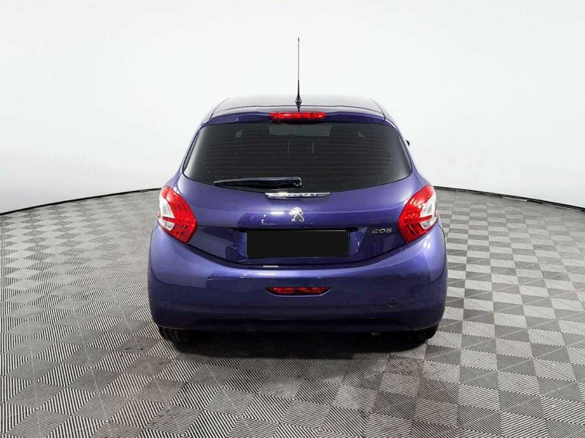 Peugeot 208 2013 года с пробегом. Фото: #5