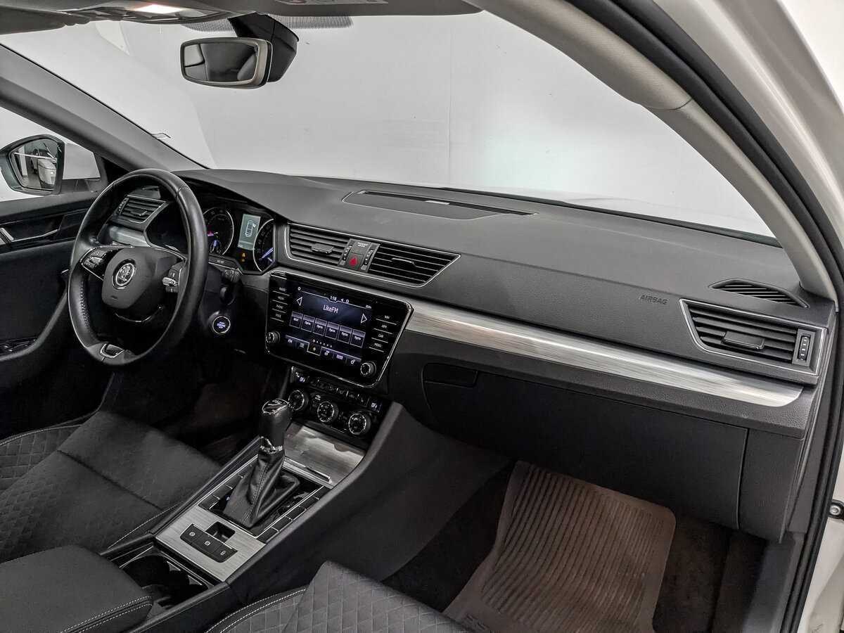 Skoda Superb 2020 года с пробегом. Фото: #13