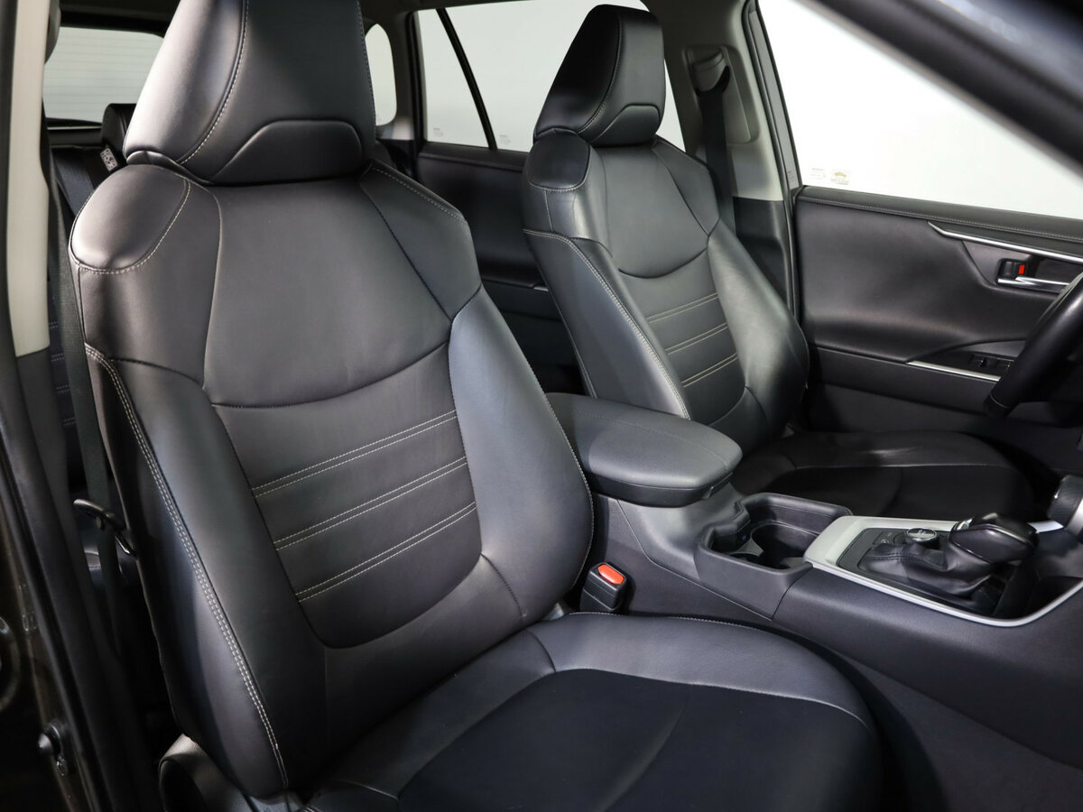 Toyota RAV4 2019 года с пробегом. Фото: #18