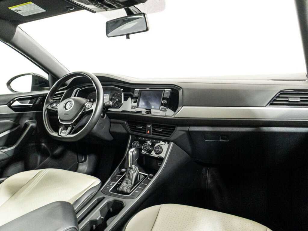 Volkswagen Jetta 2018 года с пробегом. Фото: #8