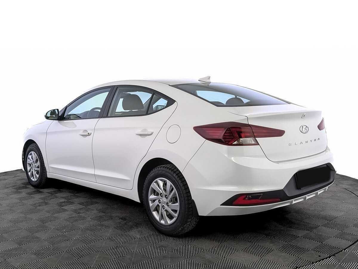 Hyundai Elantra 2019 года с пробегом. Фото: #6
