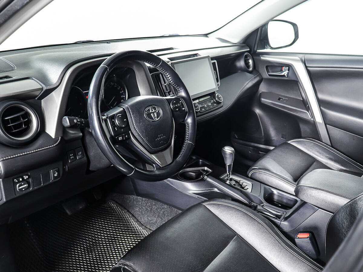 Toyota RAV4 2019 года с пробегом. Фото: #14