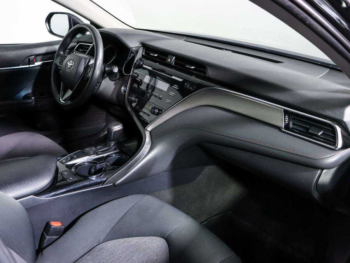 Toyota Camry 2021 года с пробегом. Фото: #8