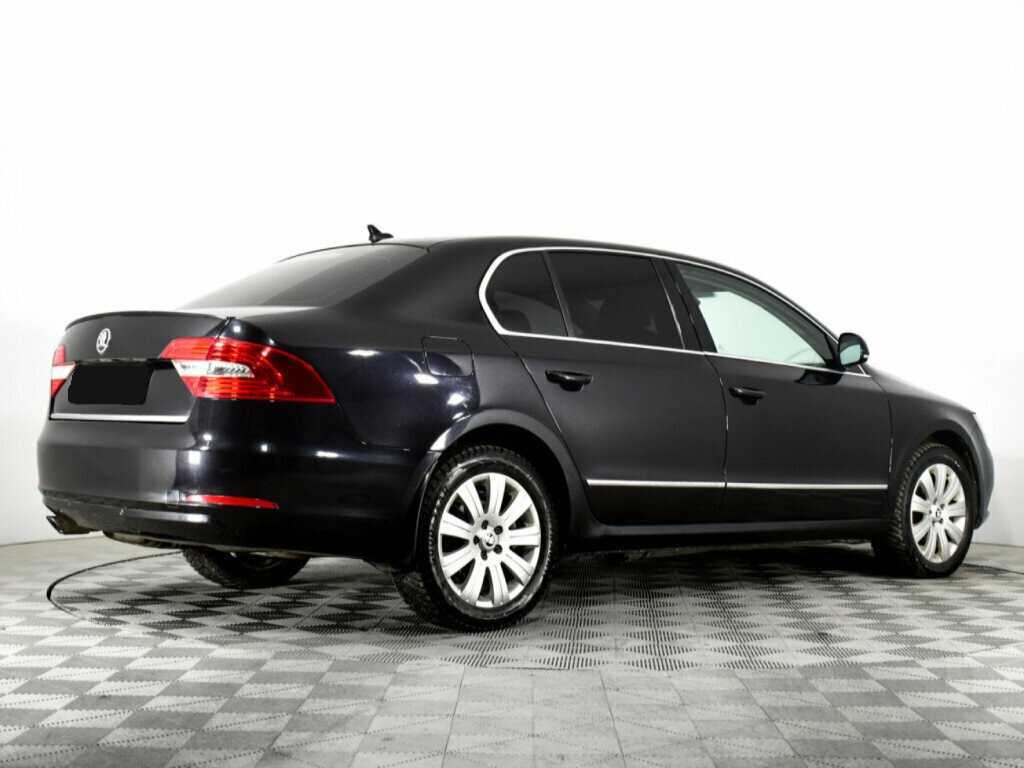 Skoda Superb 2013 года с пробегом. Фото: #3