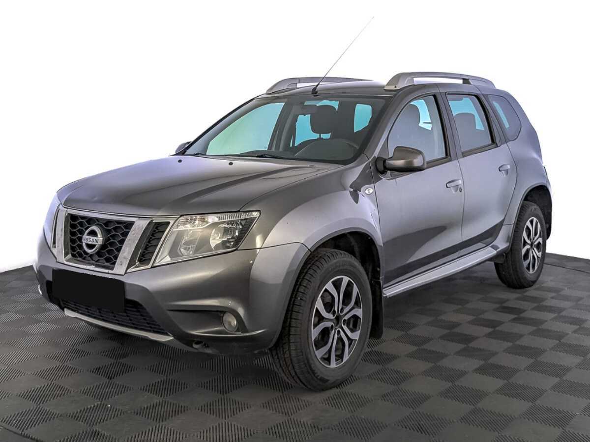 Nissan Terrano 2015 года с пробегом. Посмотреть фото