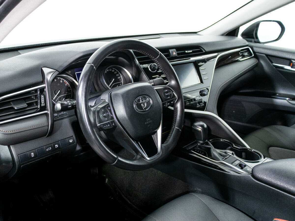 Toyota Camry 2018 года с пробегом. Фото: #10