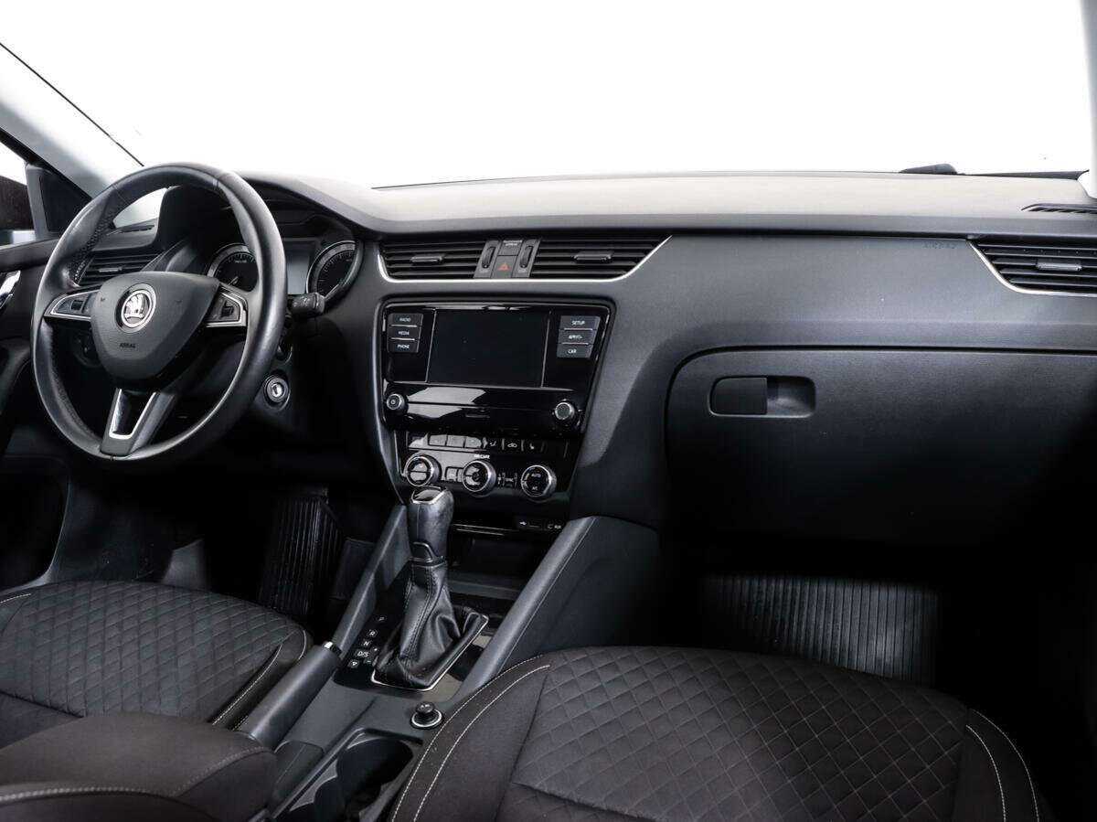 Skoda Octavia 2017 года с пробегом. Фото: #6