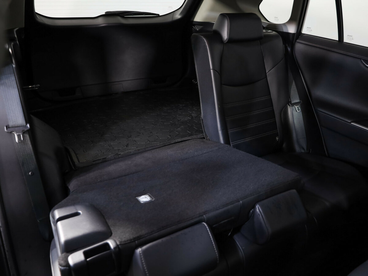 Toyota RAV4 2019 года с пробегом. Фото: #22