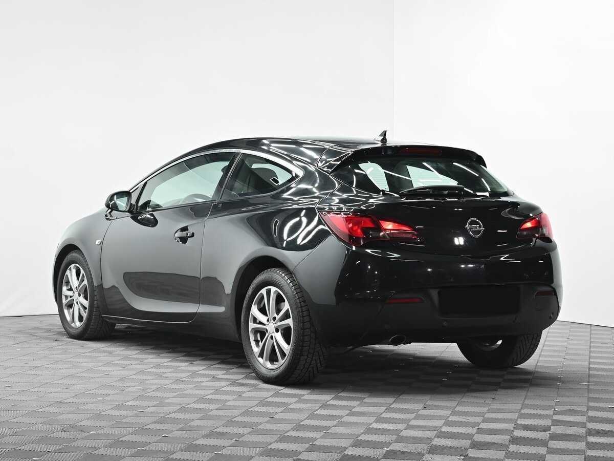 Opel Astra 2012 года с пробегом. Фото: #2