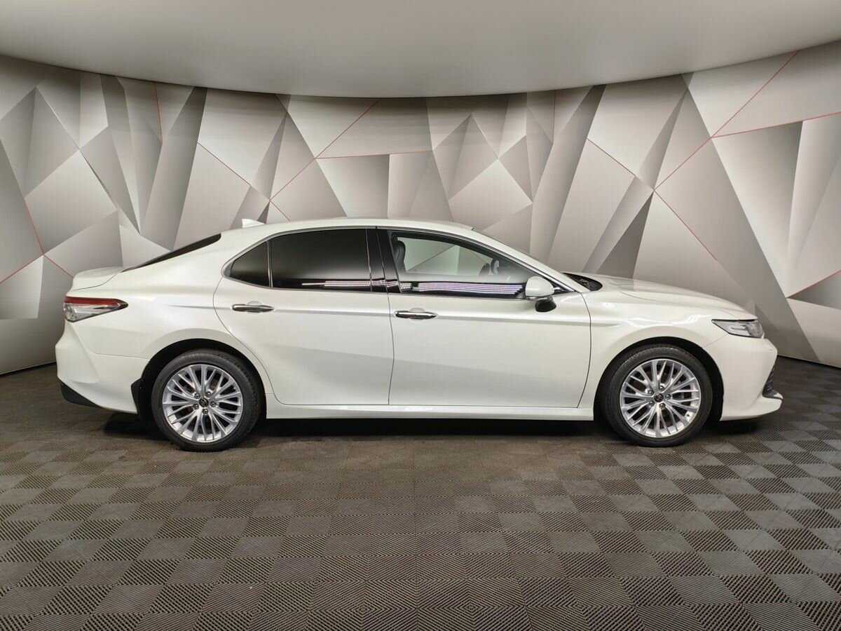 Toyota Camry 2020 года с пробегом. Фото: #5