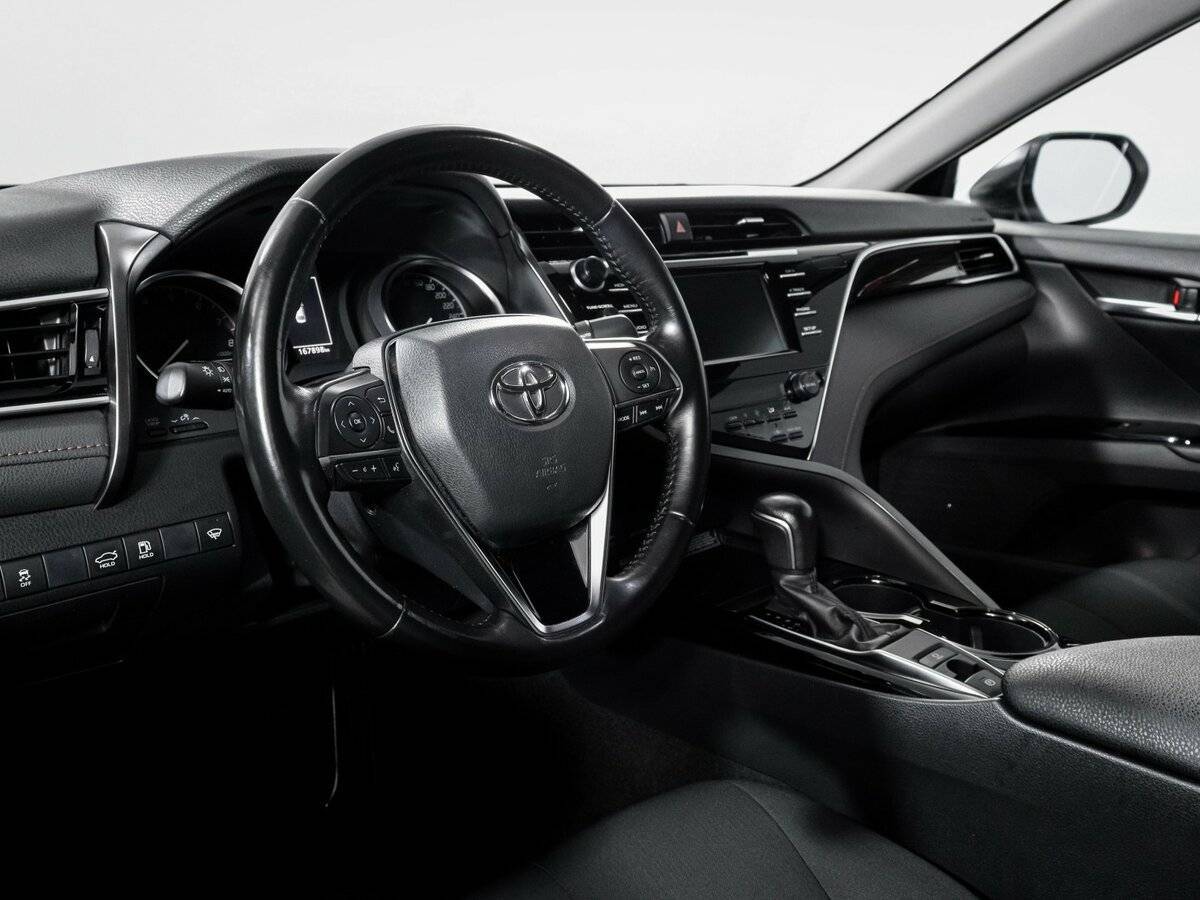 Toyota Camry 2019 года с пробегом. Фото: #13